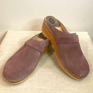 TROENTORP Sz 36 Rembrandt Wooden  Sole Suede Clogs In Dusty Rose